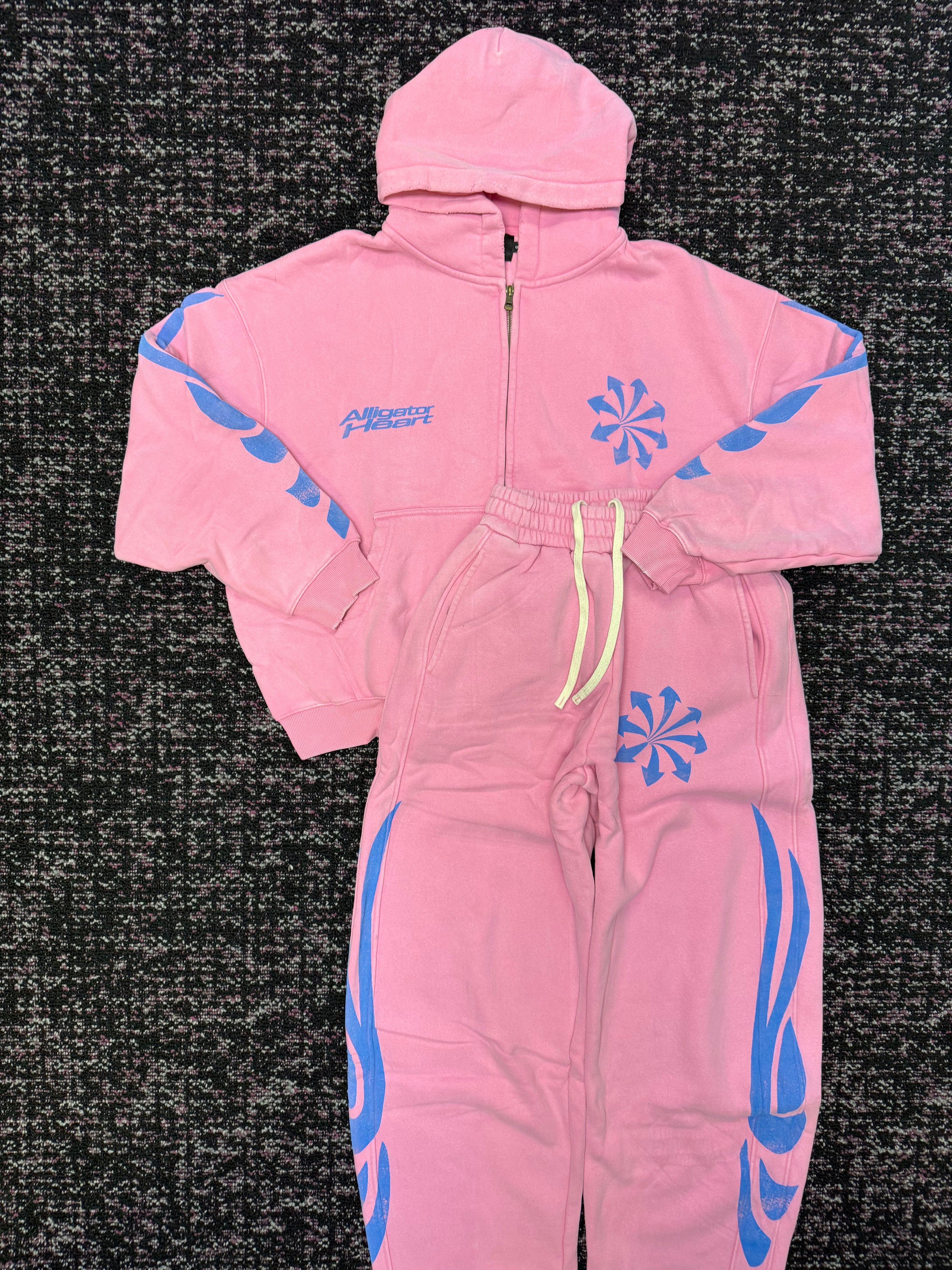 Alligator Heart Cotton Candy Sweatsuit