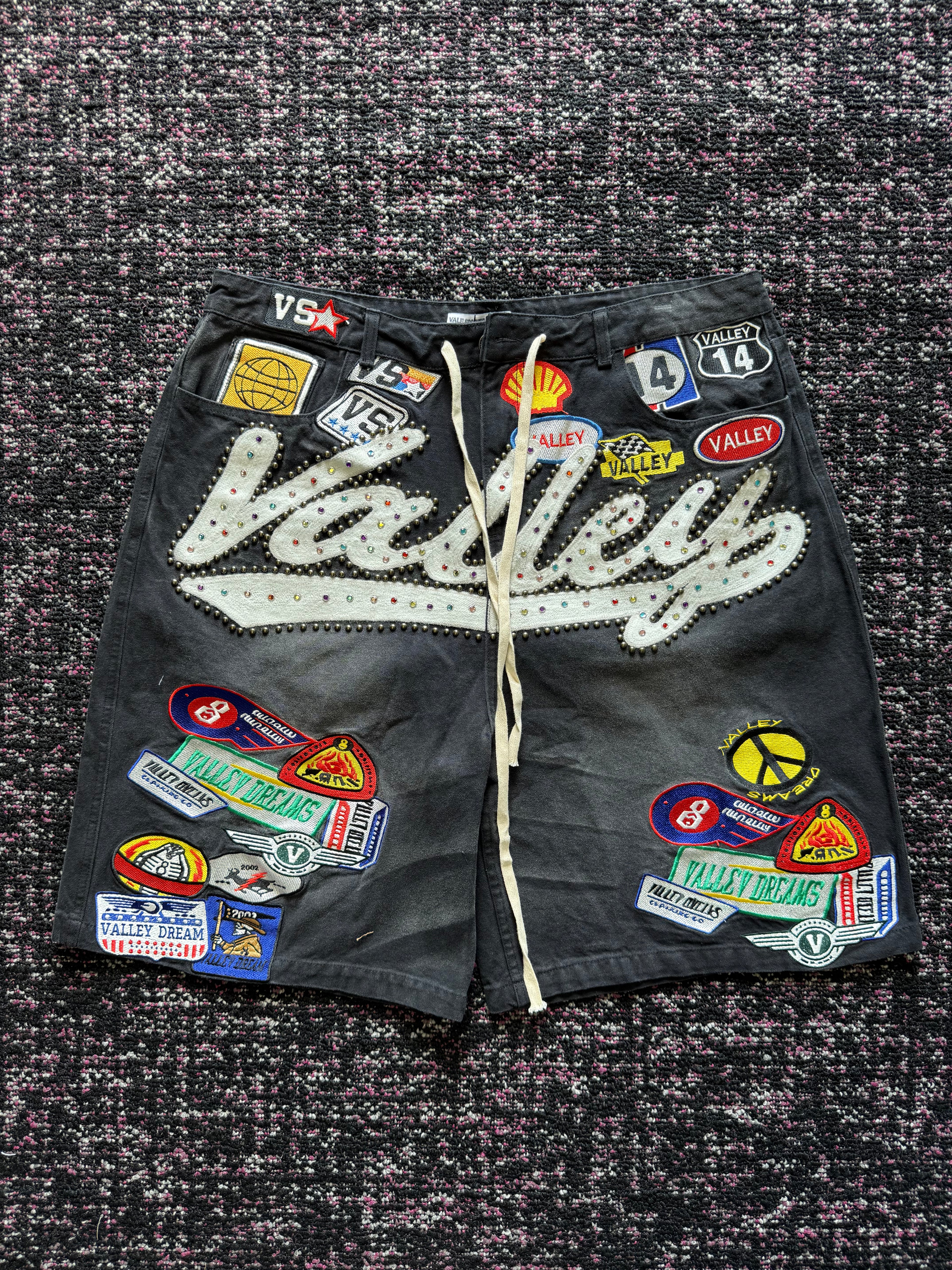 Vale Forever Black Patch Jorts