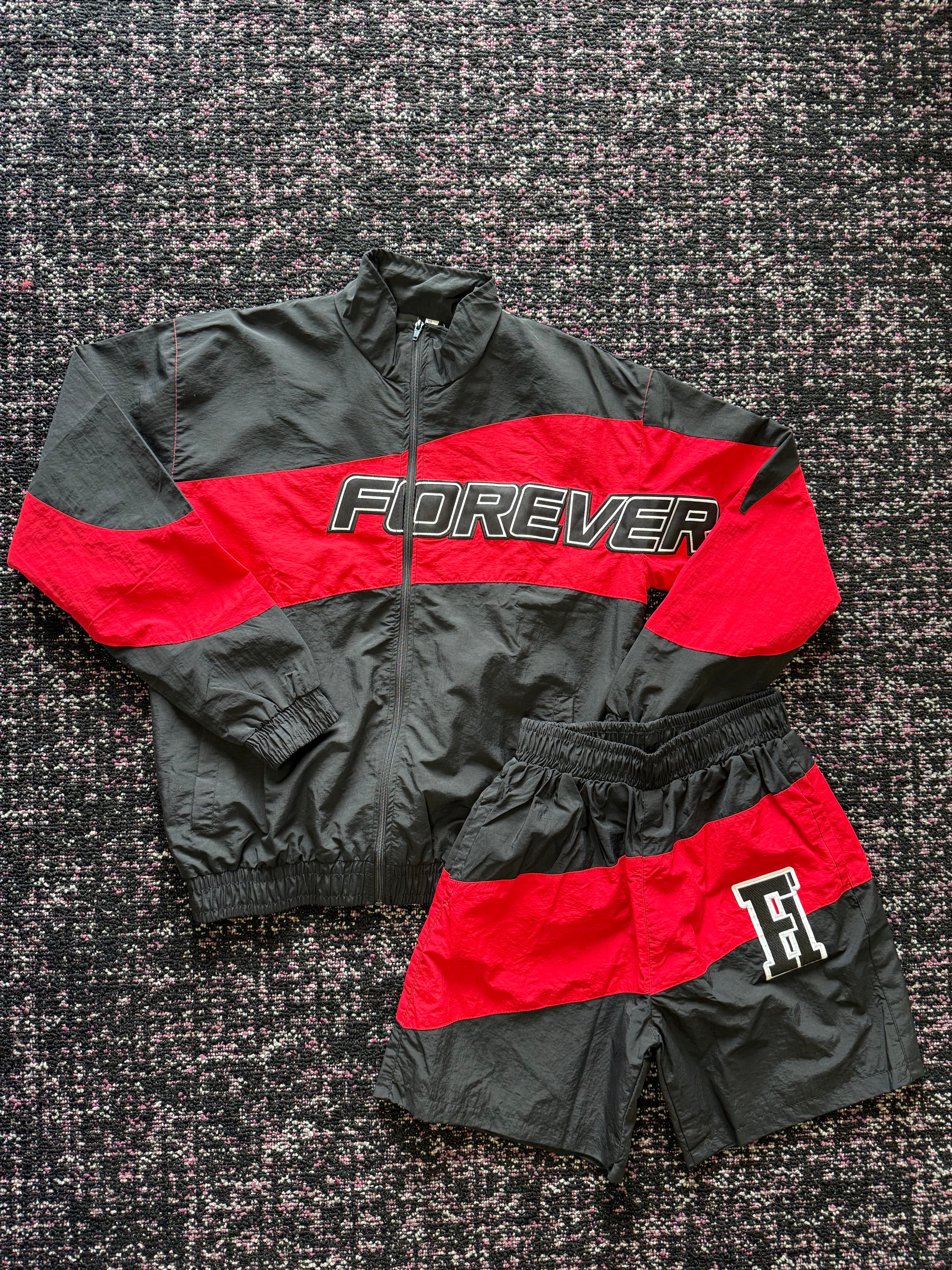 Forever Hungry Black Red Set