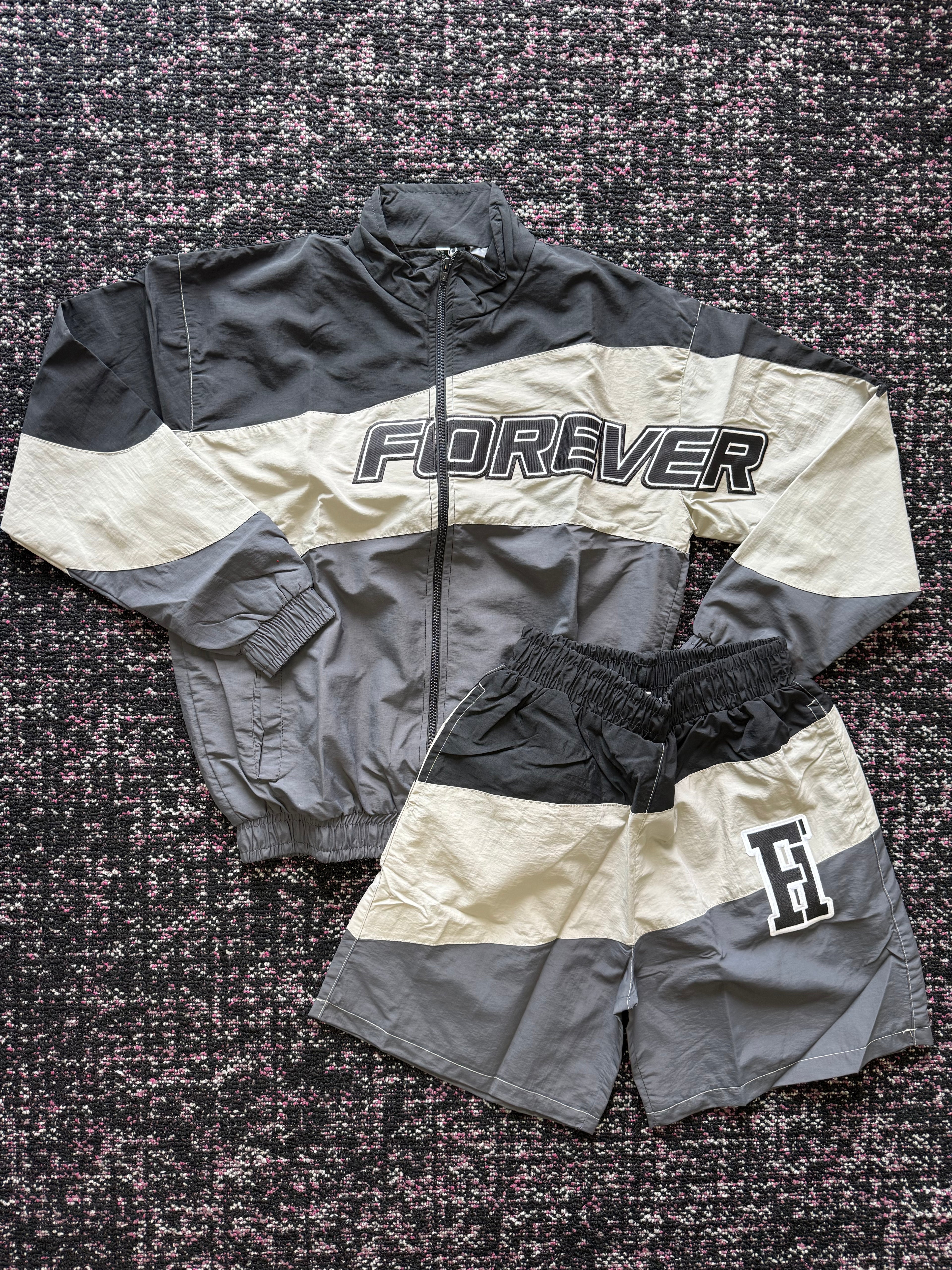 Forever Hungry Black Grey Set